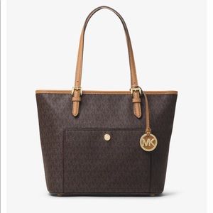 MICHAEL KORS
Jet Set Travel Medium Leather Tote